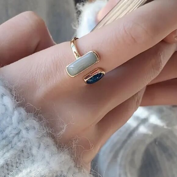 French Blue Retro Moi et Toi Gold Tone Adjustable Ring NWOT - Picture 3 of 12